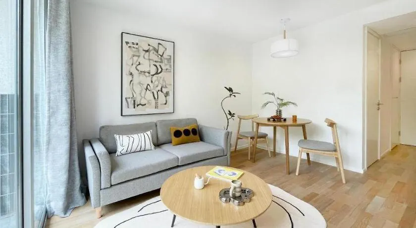 Base-Wending Serviced Apartment Shanghai Hotel